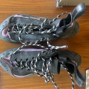 Newtro unparallel lace rock climbing shoes